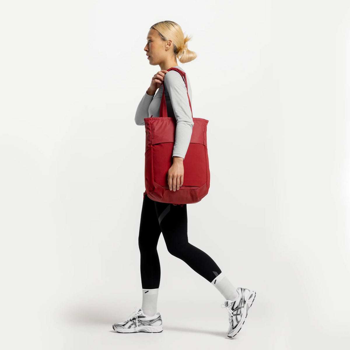 Motion Tote Pack 18L