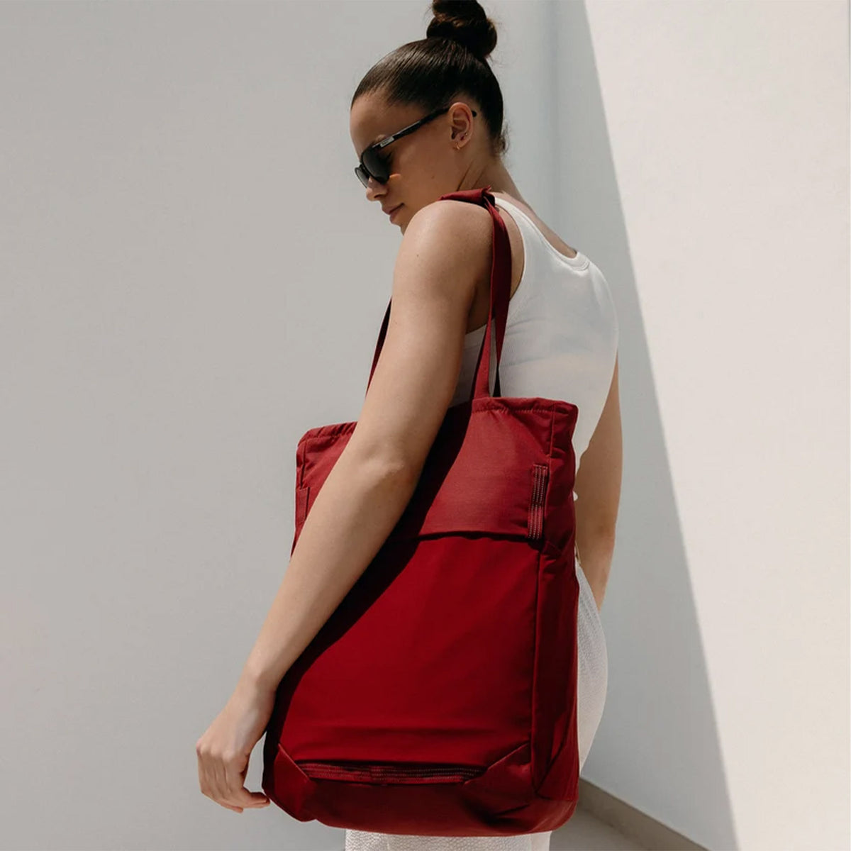 Motion Tote Pack 18L